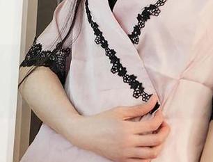 爱尤物 – 小北鼻在线：学姐从高清镜头里走出来的神秘优雅？