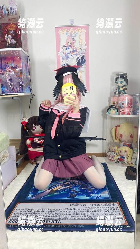 白栎Shirly，又更新了！夕·染尘烟的旗袍穿得真有味道。