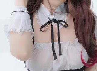 白银81的蕾丝OL在这图片里，就是这样，我真的想不明白，原图真不怕比较？
