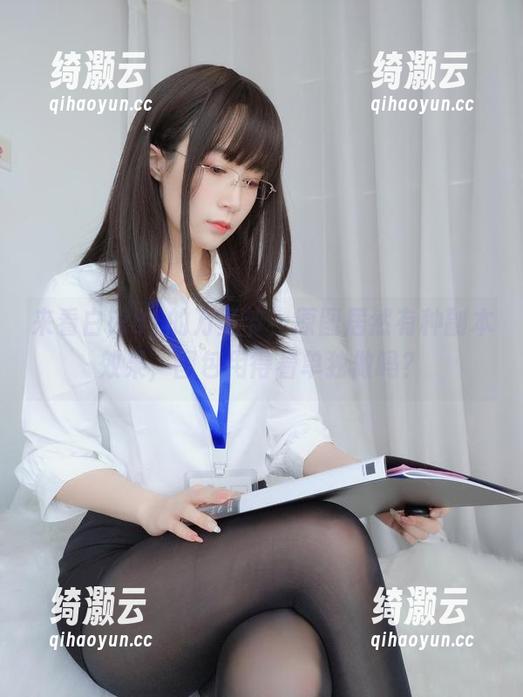 来看白银81的万圣节，原图居然有种副本效果，图包用得着单独做吗？