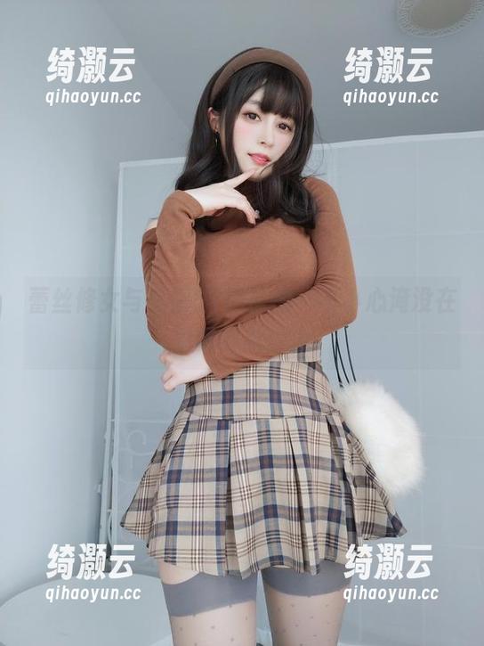 白银81 蕾丝修女与白银81的原图,不小心淹没在微妙的氛围中