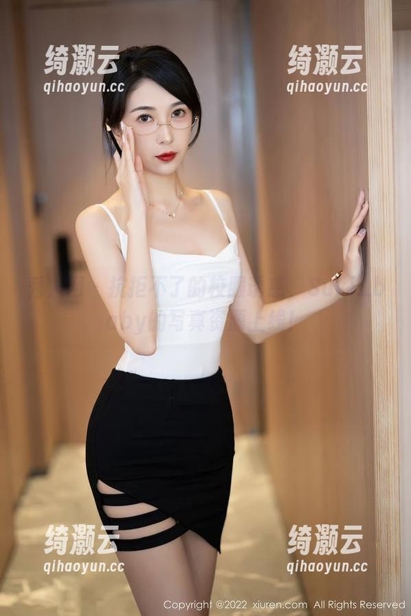 秀人网 - 抗拒不了的校服诱惑，Suki_baby的写真资源上线！