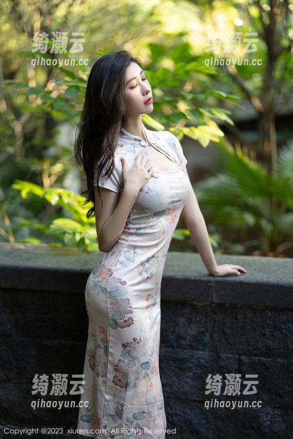 秀人网 - 在线图集：唐安的美足，每次翻看都像重新认识自己的一次冒险。