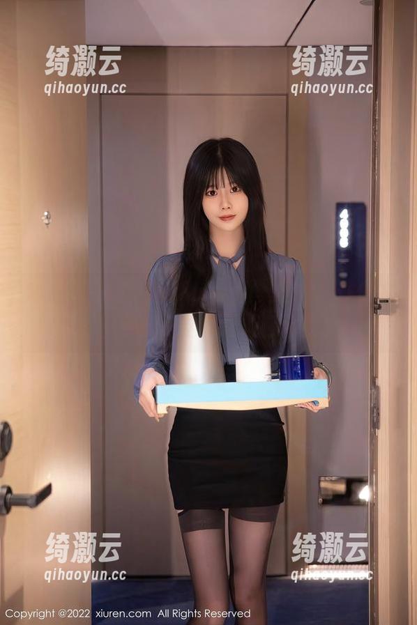 秀人网 - 在媃柔rourou的美图中，连体衣的魔力就是这样让人口水直流