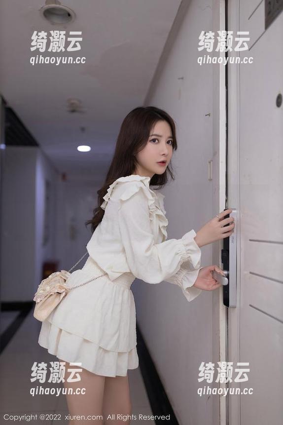 秀人网 - 小蛮妖_honey姐姐的私房颜值暴击，原图完全不怕撞衫！
