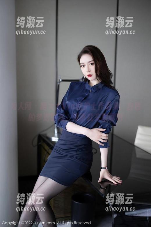 秀人网 - 晗大大Via的护士作品集：白色的梦游时光，没事就来聊聊吧