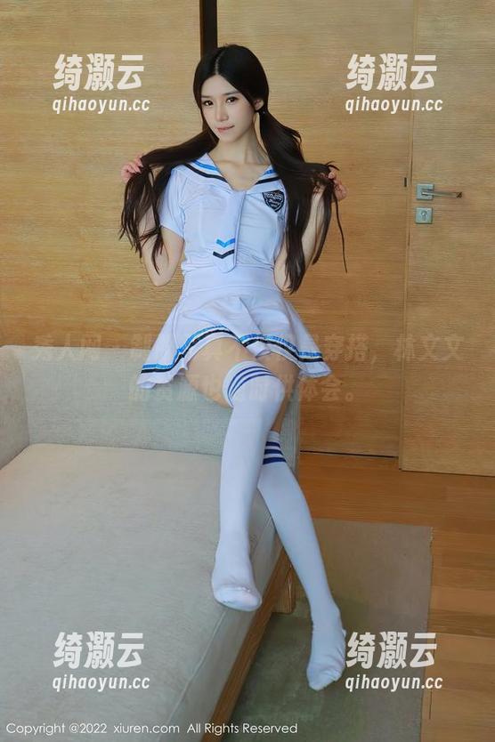 秀人网 - 制服写真不仅仅是穿搭，林文文的资源也随时供体会。