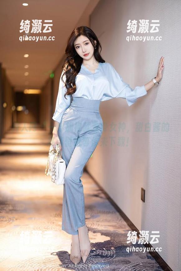 秀人网 - 一穿旗袍就变身女神，甜白酱的高清壁纸等你来下载！