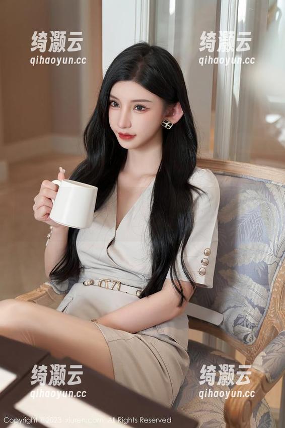 秀人网 - 萌汉药baby很酷白裙套图：让人想起那些没说完的话