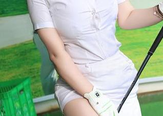 秀人网 – 随意看顾楚楚的皮衣图包，精选内容丰富得像冰淇淋里的小配件！