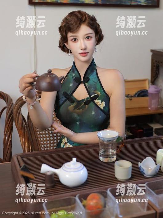 秀人网-鱼子酱fish 秀人网 - 倒带!鱼子酱fish的护士制服最新作品集,以温柔的方式呼叫你!