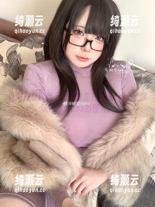以为什么泳装不在泳池里？纯爱neko带你玩转海滩cos的图片！