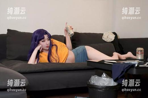 绞肉姬 如何让圣诞节更有趣?给绞肉姬的cos图册点个赞!