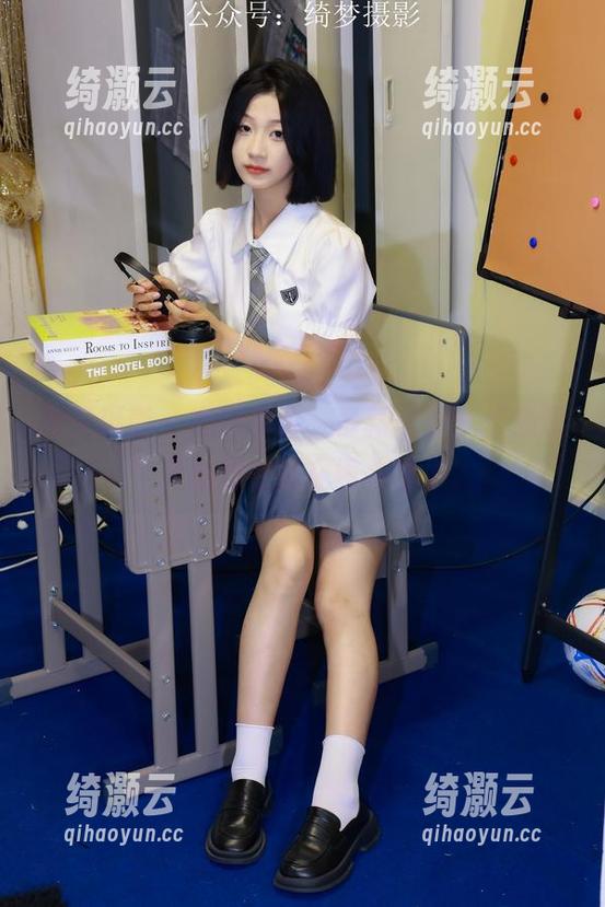 绮梦摄影-涵涵 绮梦摄影 - 懒得解释,最新写真:“涵涵”又把秘密藏在镜头里了。