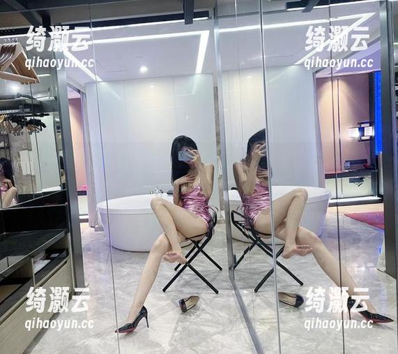 微密圈 - 葛征的最新力作，美图里双倍的乐趣，你敢信？
