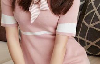 蜜桃社 – 美图选手木奈奈：私房加分的足部曲线，看的人啧啧称奇。