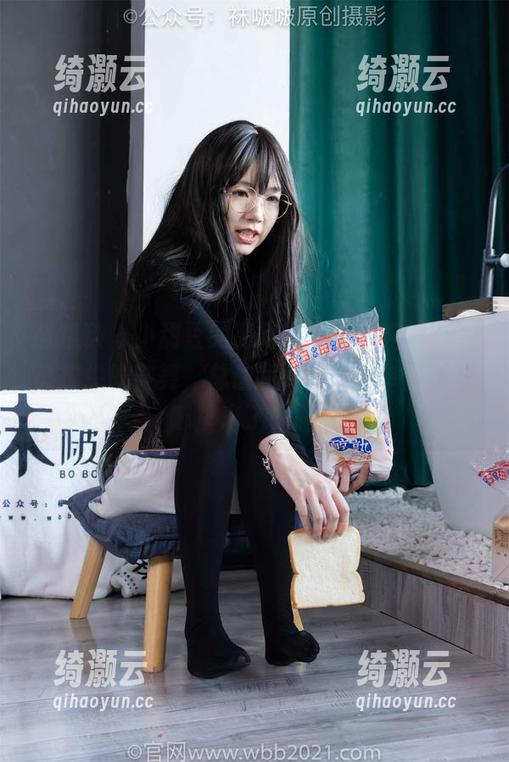 袜啵啵-小甜豆 袜啵啵 - 小甜豆的高清写真集,肉丝与油亮脚尖的共舞,总让我怀疑我的审美到底哪里出了问题!