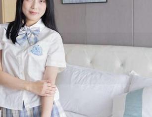 袜啵啵 – 这皮衣定制自带芝士气息，连照片都带点儿芝士味儿！