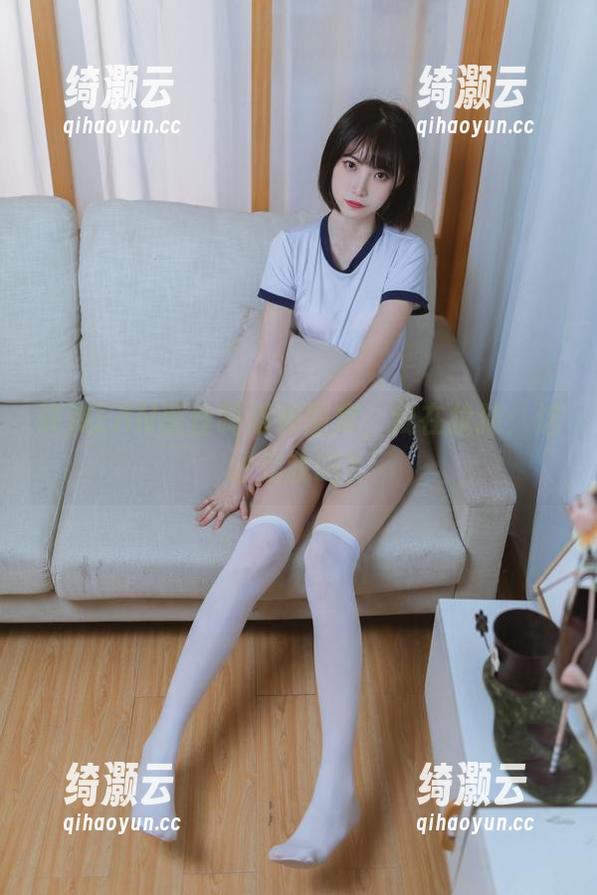 许岚LAN黑丝制服和图库，我在犹豫：这才是我吗？