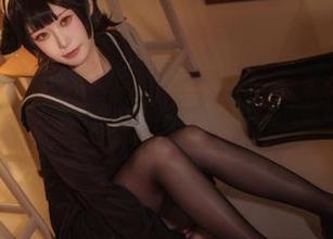 在贞子蜜桃的双人私房图片中，突然觉得双重存在感好有趣哦。