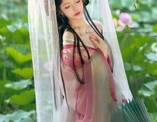 雯妹不讲道理在线，套装展示，图片里的尺码总是那么巧妙。