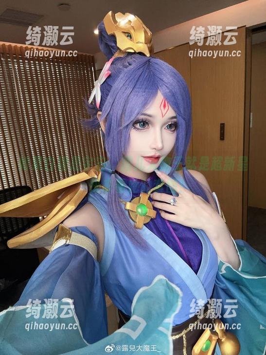 露儿大魔王 如果白裙是宇宙,露儿大魔王就是超新星,快来看她的套图!