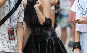 魔镜街拍：你说牛仔裤高跟图没看腻，那就大胆下载吧。
